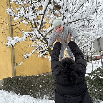 Nas prvi snjegovic sa majkom ❤️