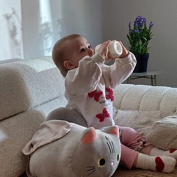 Darijina omiljena hipp formula u bočici  (neizostavan dio dana)