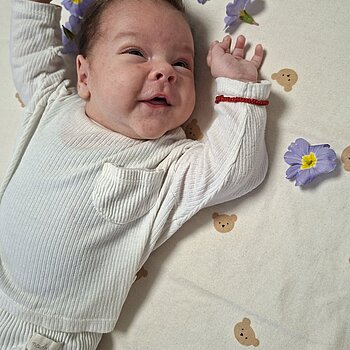 Sa nepunih 2 meseca radujem se mirisu prolećnog cveća i toplim danima.